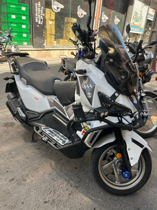 زین کودک مخصوص ADV/N MAX/AEROX/X MAX/ADV350/FORZAو اکثر موتور های اسکوتری
