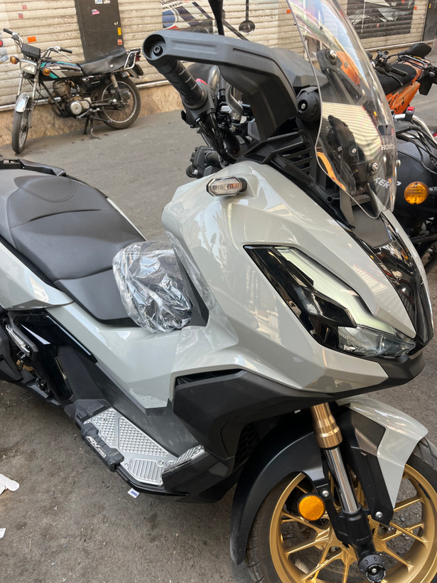 زین کودک مخصوص ADV/N MAX/AEROX/X MAX/ADV350/FORZAو اکثر موتور های اسکوتری